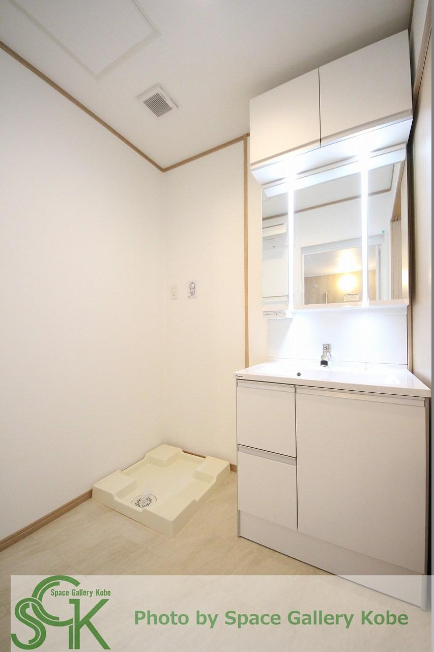 カーサ　ドマーニの洗面所|※お部屋により仕様が異なる場合があります。