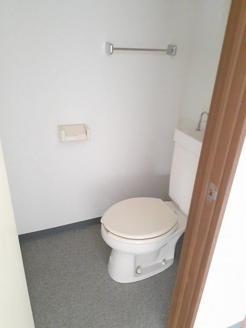 秋山ビルのトイレ