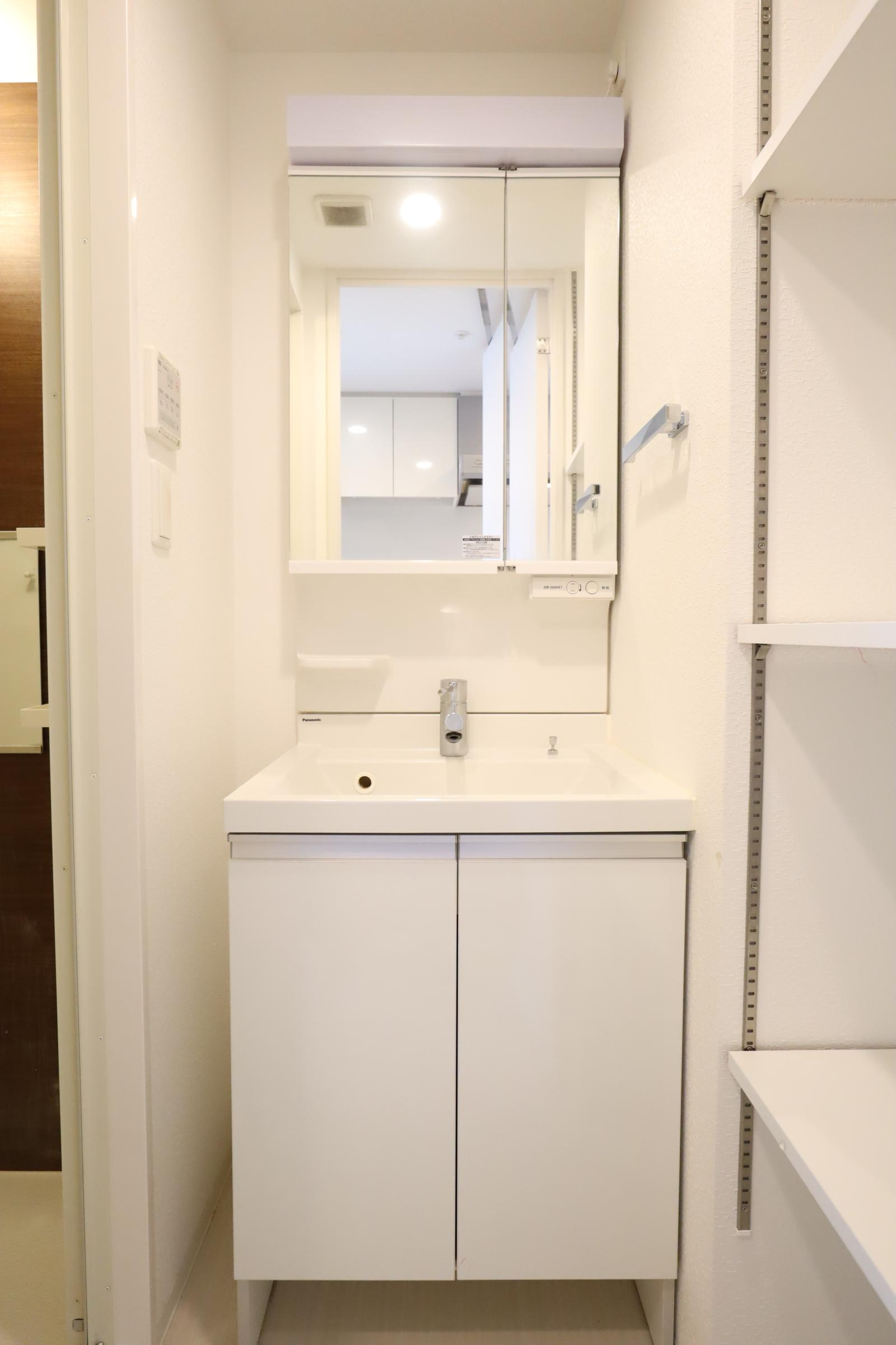 大阪市都島区都島中通１丁目の賃貸マンションの洗面所