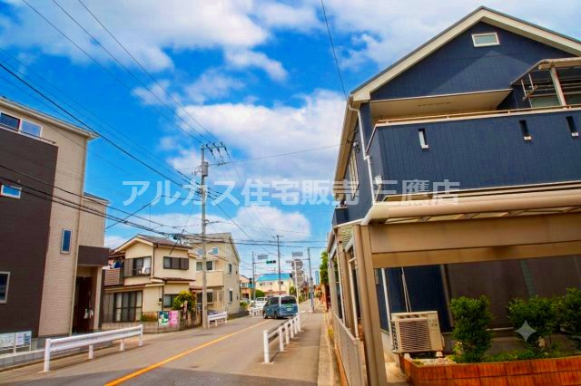 立川市砂川町８丁目 西武拝島線 武蔵砂川駅 新築戸建の前面道路含む現地写真