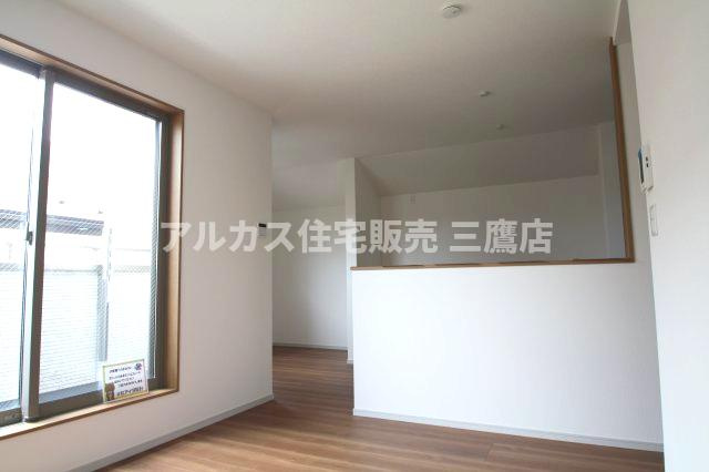 立川市砂川町８丁目 西武拝島線 武蔵砂川駅 新築戸建の居間・リビング