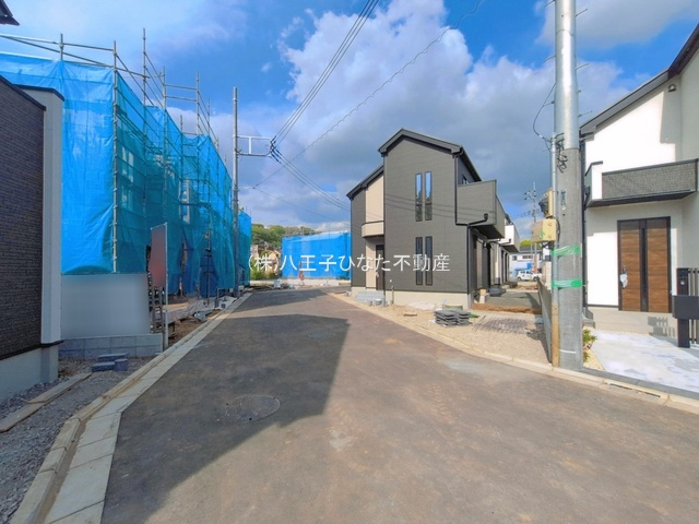 祝　成約済み　八王子市　石川町　新築戸建て　７期の前面道路含む現地写真|～仲介手数料無料☆八王子ひなた不動産～　八王子市石川町　新築戸建て
