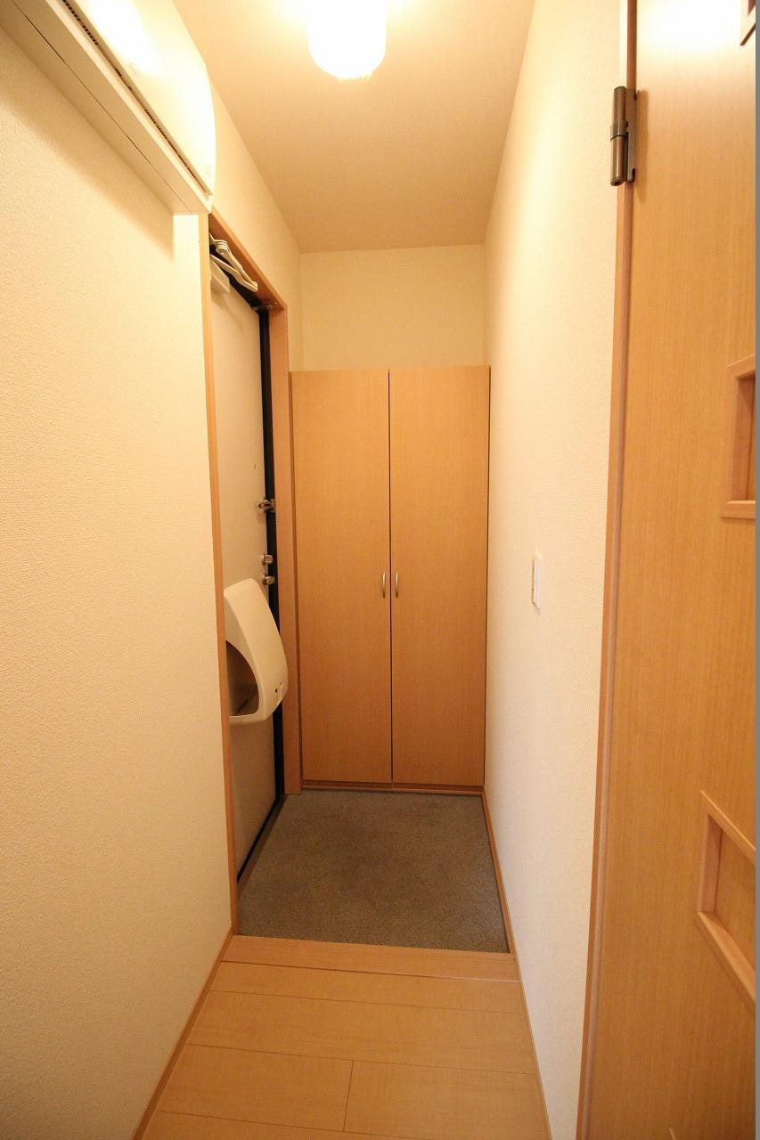 ECO　SOLEIL　C棟の玄関|※お部屋により仕様が異なる場合があります。