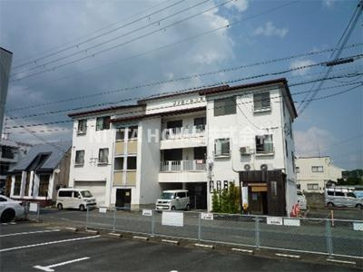 ファミール佳屋野の外観|コンビニやスーパーが徒歩近い場所で便利◎