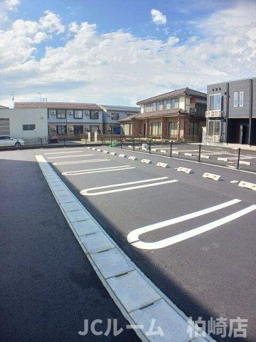 ヒカルサ柏崎サウス Ⅱの駐車場