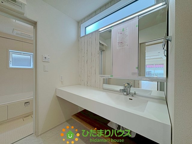 蓮田市馬込2丁目　新築一戸建ての独立洗面台