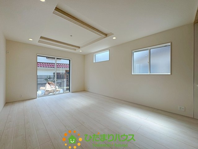 蓮田市馬込2丁目　新築一戸建ての居間・リビング