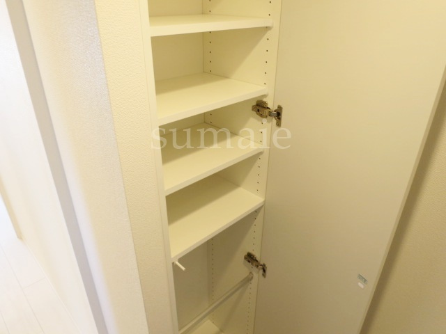 ティモーネプレミアム東十条の玄関|シューズボックスです。