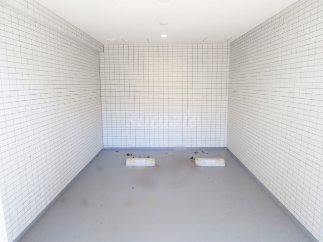 ティモーネプレミアム東十条の駐車場|敷地内に駐車場があります。空きはご確認ください。