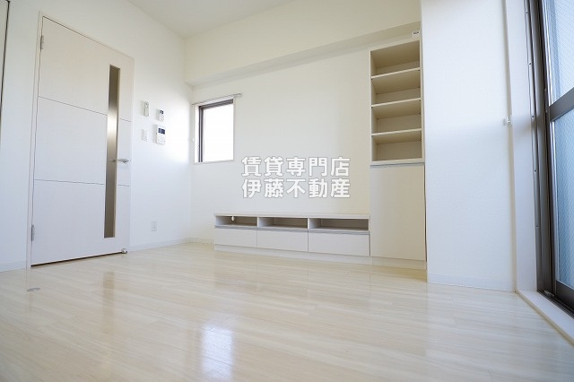 カルマートの洋室