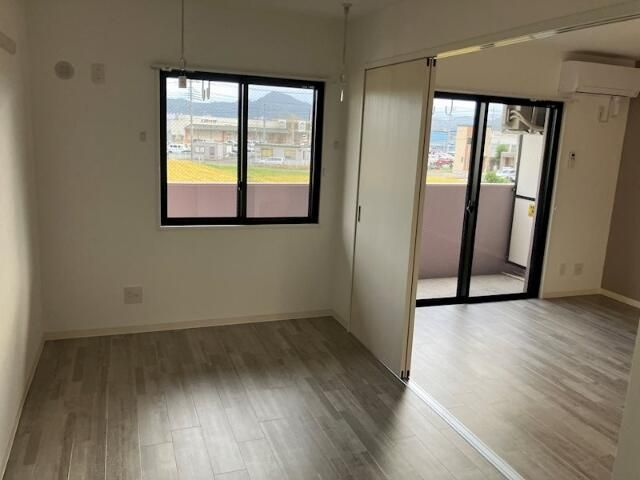 シャリルの内装