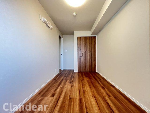 リーベスト松戸Ⅱの洋室|ドキドキの新生活も、安心してスタート。ぴったりの住まいを見つけませんか？クランディアが一緒に住まい選びをサポートします‼　まずは、お気軽にお問合せください　＃クランディア