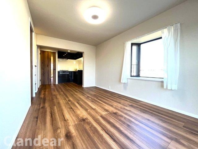 リーベスト松戸Ⅱの洋室|ドキドキの新生活も、安心してスタート。ぴったりの住まいを見つけませんか？クランディアが一緒に住まい選びをサポートします‼　まずは、お気軽にお問合せください　＃クランディア