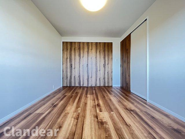 リーベスト松戸Ⅱの洋室|ドキドキの新生活も、安心してスタート。ぴったりの住まいを見つけませんか？クランディアが一緒に住まい選びをサポートします‼　まずは、お気軽にお問合せください　＃クランディア