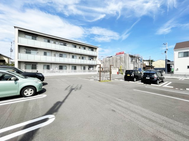 ベレオ北矢三【ＢＥＬＳ認証】の駐車場