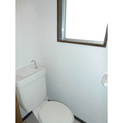 【トイレ】 | アーネスト・ハイライズ | 別のお部屋の写真です