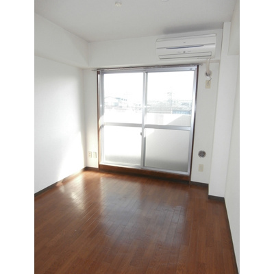 【洋室】 | アーネスト・ハイライズ | 別のお部屋の写真です