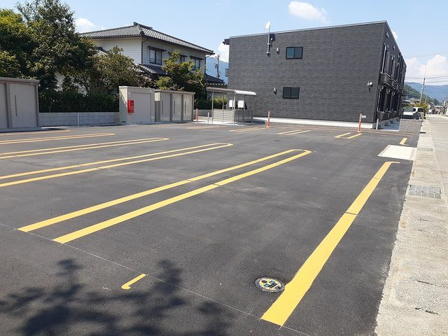 カーサ・コルーテ　新庄の駐車場