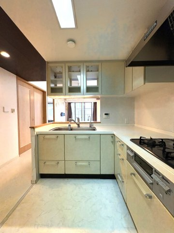 Seaside Court Katase – 海と駅近を叶える、片瀬海岸のリラックスマンション –のキッチン