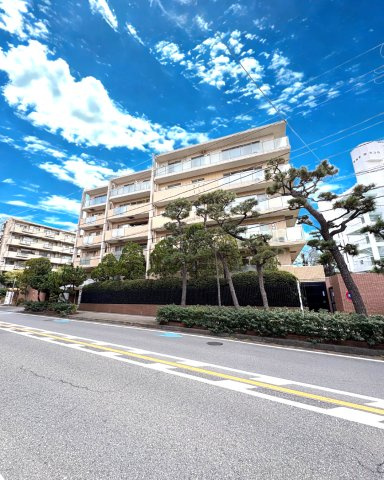 Seaside Court Katase – 海と駅近を叶える、片瀬海岸のリラックスマンション –の外観