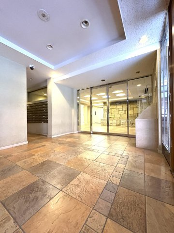 Seaside Court Katase – 海と駅近を叶える、片瀬海岸のリラックスマンション –のエントランス