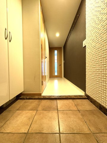 Seaside Court Katase – 海と駅近を叶える、片瀬海岸のリラックスマンション –の玄関