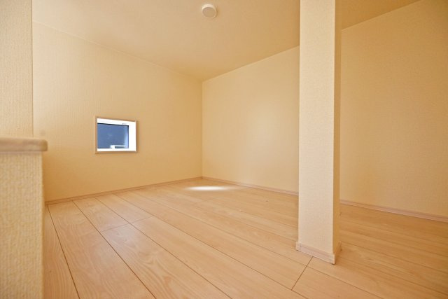 ブルーミングガーデン上甲東園5丁目新築一戸建て│3SLDK+駐車駐輪可の収納|2階ロフトの内観写真です。 季節家電やアウトドア用品など幅広く収納して頂けます。