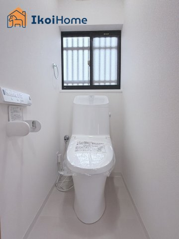 神戸市西区狩場台2丁目　中古戸建のトイレ|【ホームページに現地動画掲載中】●年中無休：当日予約可●1階・2階ウォッシュレット付のお手洗い。