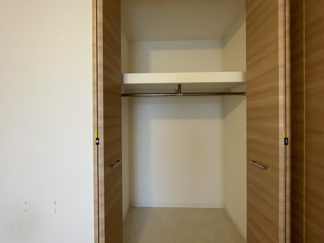 アルファステイツ新飯塚駅前Ⅱの収納|洋室約6.0帖側収納スペース