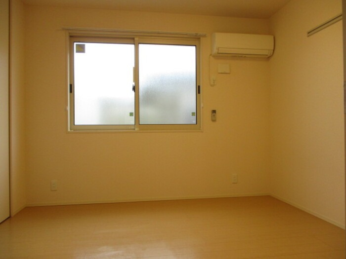 ウィングヴィラの洋室