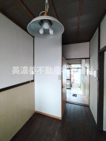 ６５７８０　岐阜市野一色中古戸建てのキッチン