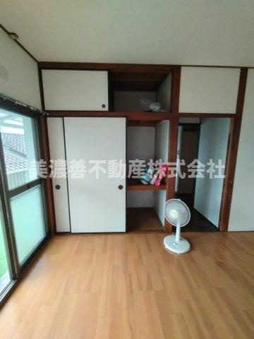 ６５７８０　岐阜市野一色中古戸建ての収納|南洋室