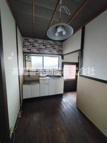 ６５７８０　岐阜市野一色中古戸建てのキッチン