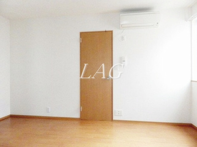 【居間・リビング】 | エバーハイツ大山 | 洋室のお部屋です。