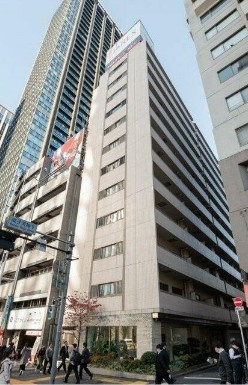 【外観】 | エスコート西新宿 | 鉄骨鉄筋コンクリート造のがっちりとした建物。