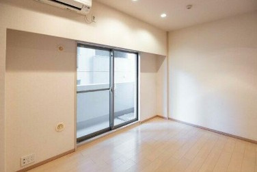 【居間・リビング】 | エスコート西新宿 | 7.4帖のきれいな洋室。