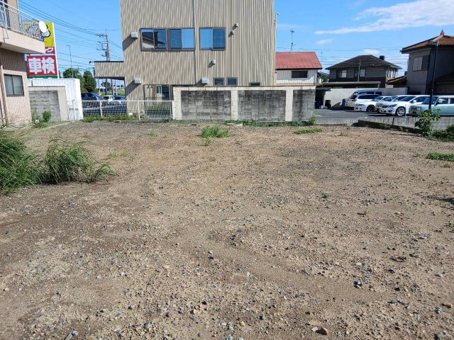 東松山市下野本1298倉庫の庭|駐車場、資材置き場として使えます。