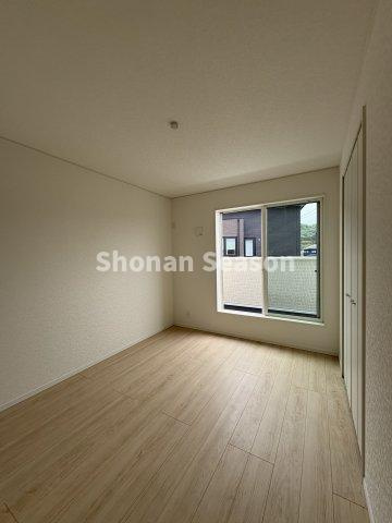 【洋室】 | インテリアの選択肢広がる全室フローリング！
散らかりがちな子供部屋にもピッタリですね♪