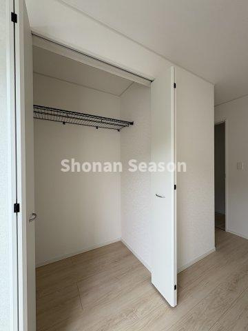【収納】 | 全室クローゼット収納を完備◎
お部屋が物であふれ返る心配が要りません♪