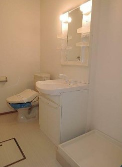 【設備】 | ブランカ・コート | 室内洗濯機置き場。