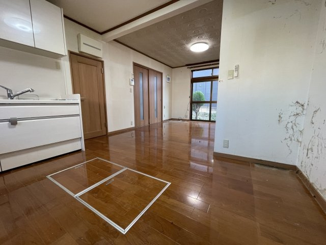 髙橋様貸家の居間・リビング|LDK