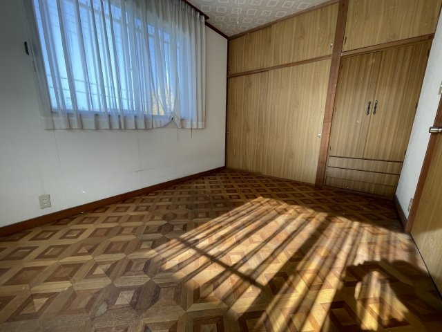 髙橋様貸家の洋室|南側洋室