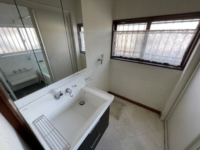 髙橋様貸家の洗面所|洗面所