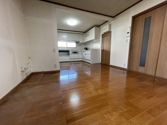 髙橋様貸家の居間・リビング|LDK