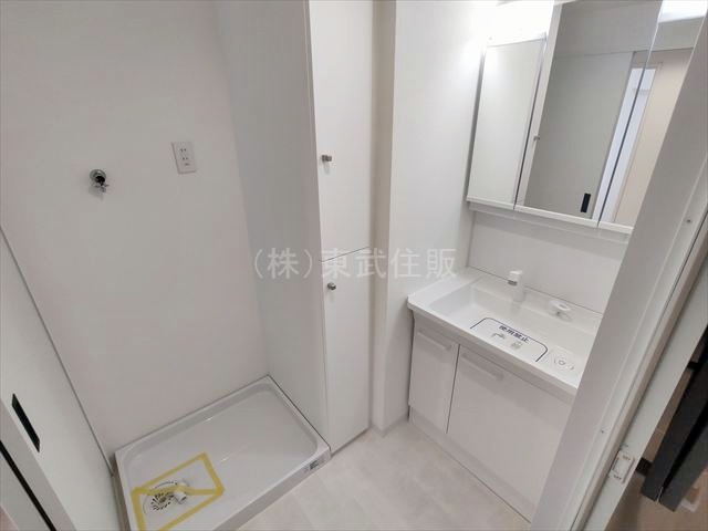 【独立洗面台】 | アーベインふじみ野キッズプレース | 忙しい朝に便利なシャワー付き洗面台です