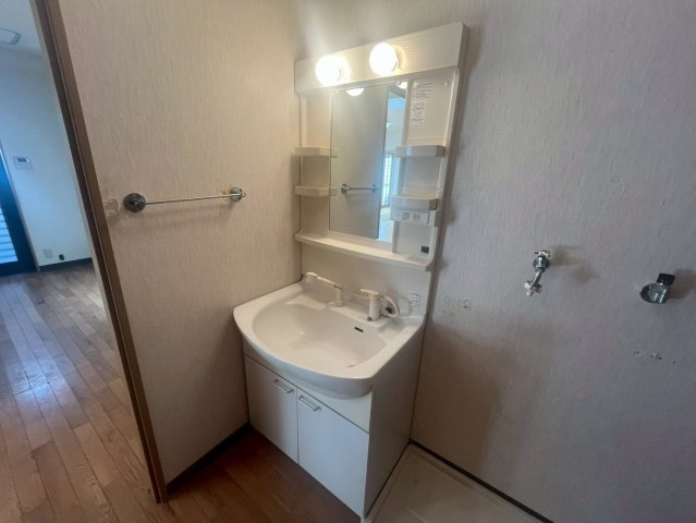 唐津市船宮町の中古マンションの独立洗面台