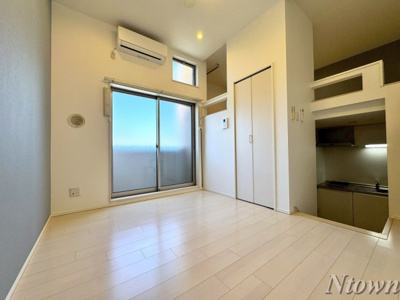 【居間・リビング】 | アイワイコート名城公園 | ゆったり過ごせるリビングです