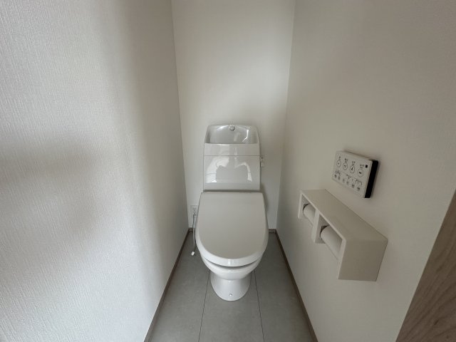 明石市大久保町高丘1丁目新築戸建A号棟のトイレ