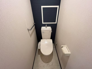 掃除のしやすいシンプルなトイレです☆