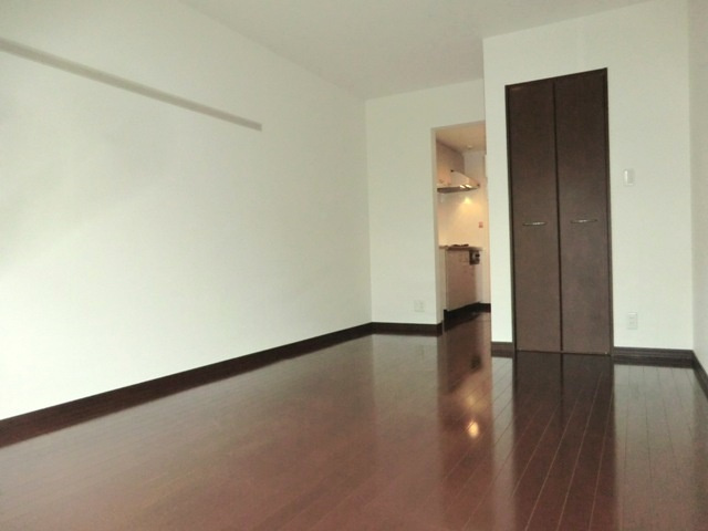 ユグランス北浦和の洋室|★広々洋室９．２帖の居室・明るい日差しが入る居室です★